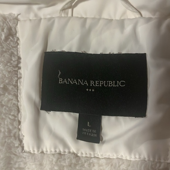 Banana Republic puffer fleece lined vest, removable faux fur lined hood, Ivory - Picture 3 of 4